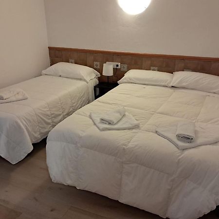 Hostal Casa Torrent Canet De Mar Eksteriør billede