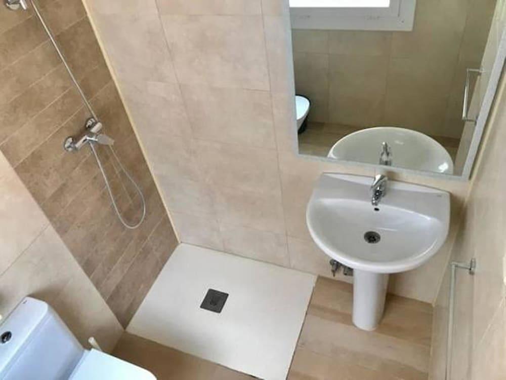Hostal Casa Torrent Canet De Mar Eksteriør billede