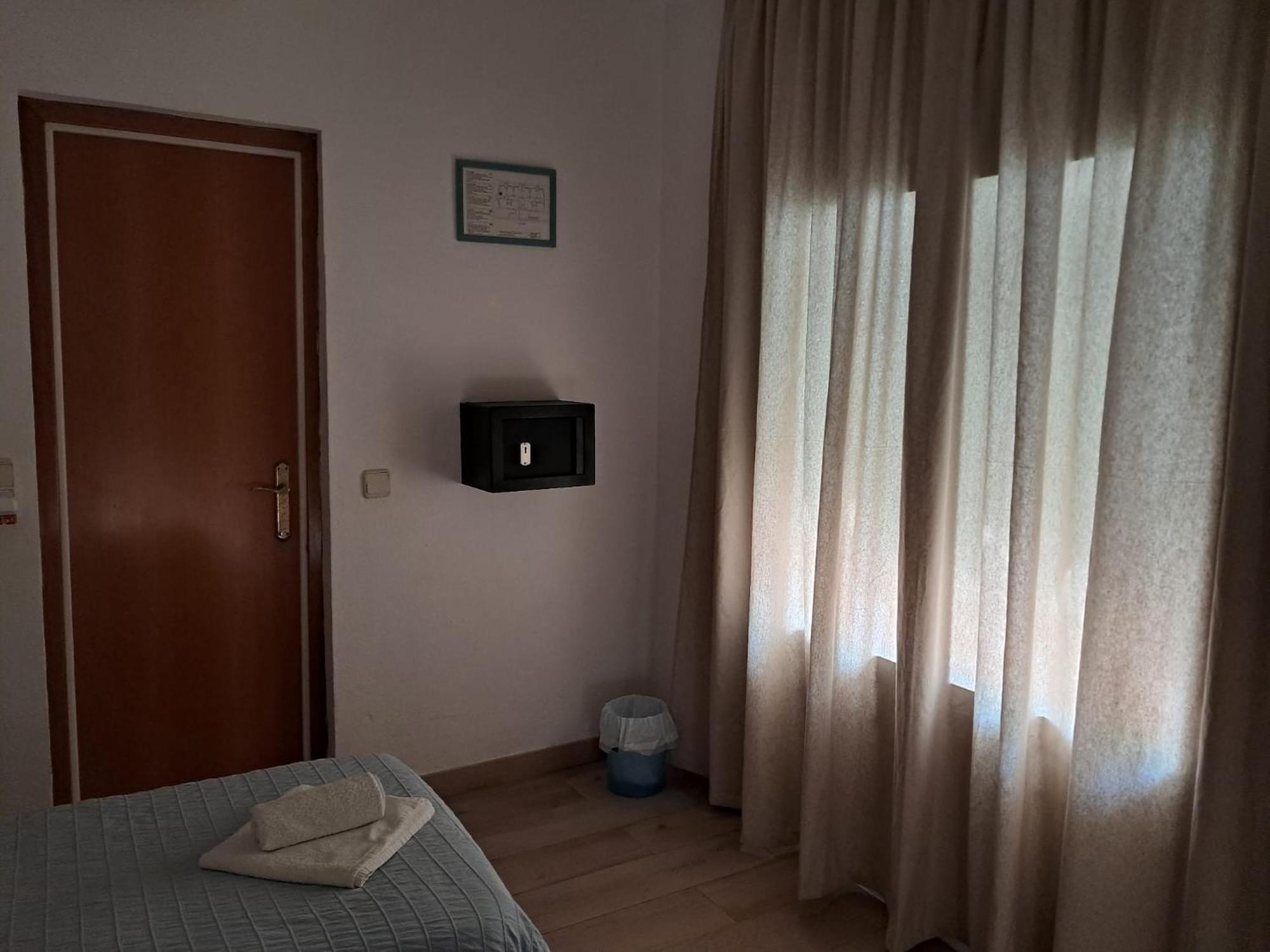 Hostal Casa Torrent Canet De Mar Eksteriør billede